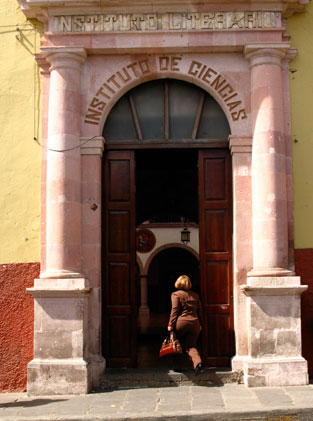Puerta Instituto de ciencias